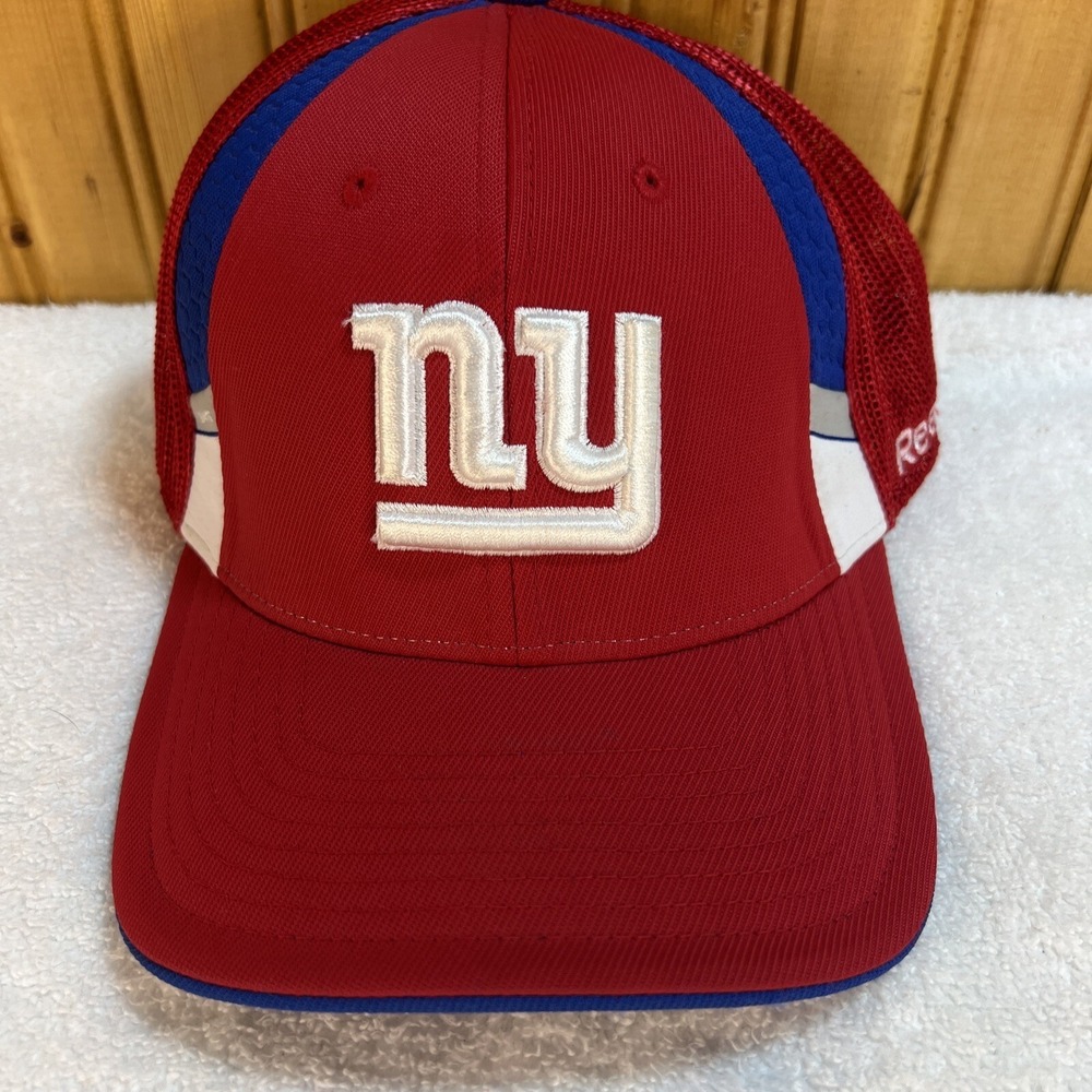 New York Football Giants Reebok Official Sideline Red Logo Fitted Hat (S/M)